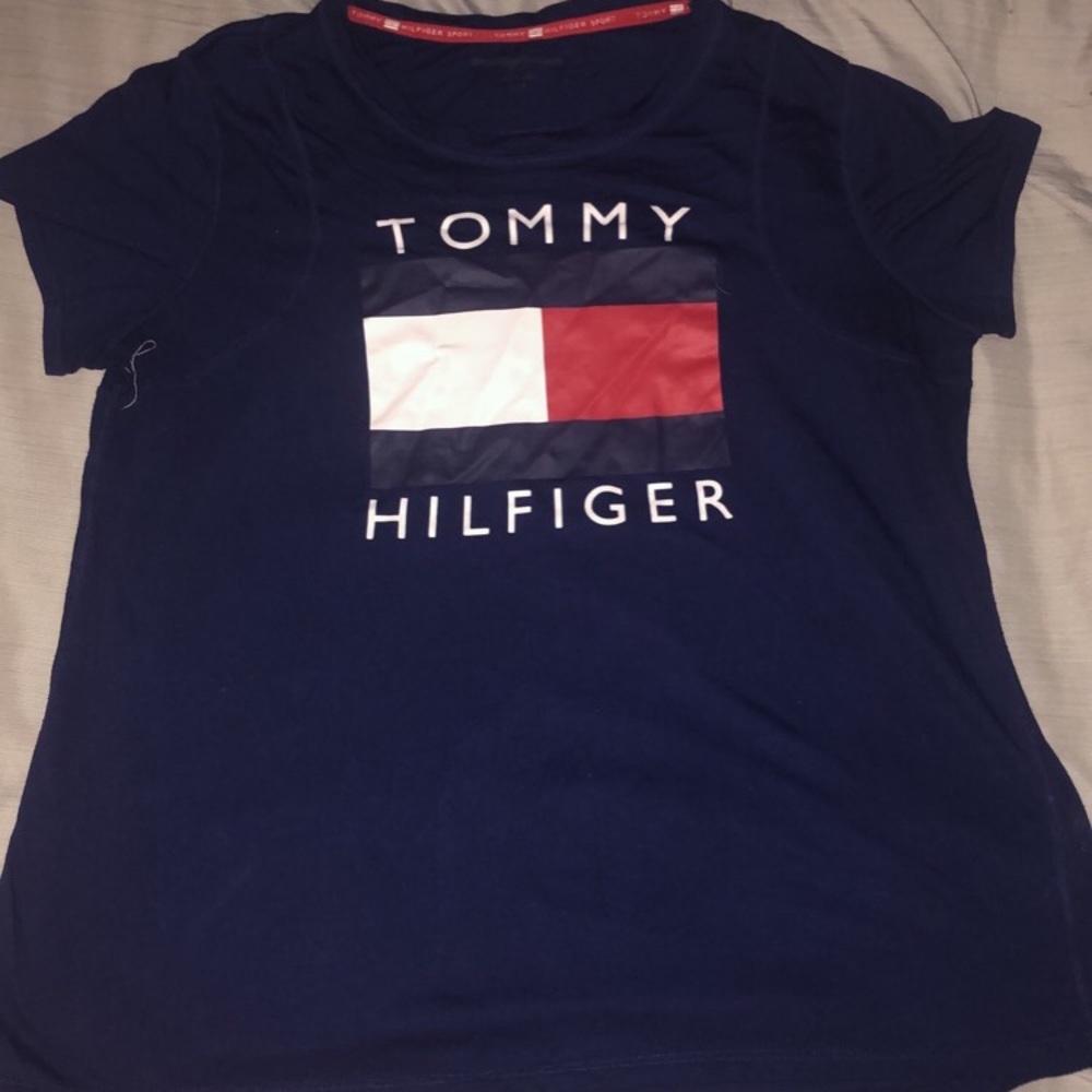 Tommy hill finger tshirt